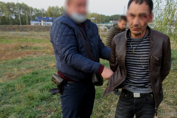 Жителя Волгоградской области задержали за вооруженный угон такси