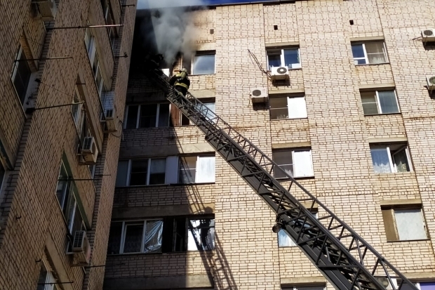 Один человек пострадал во время пожара в Волжском