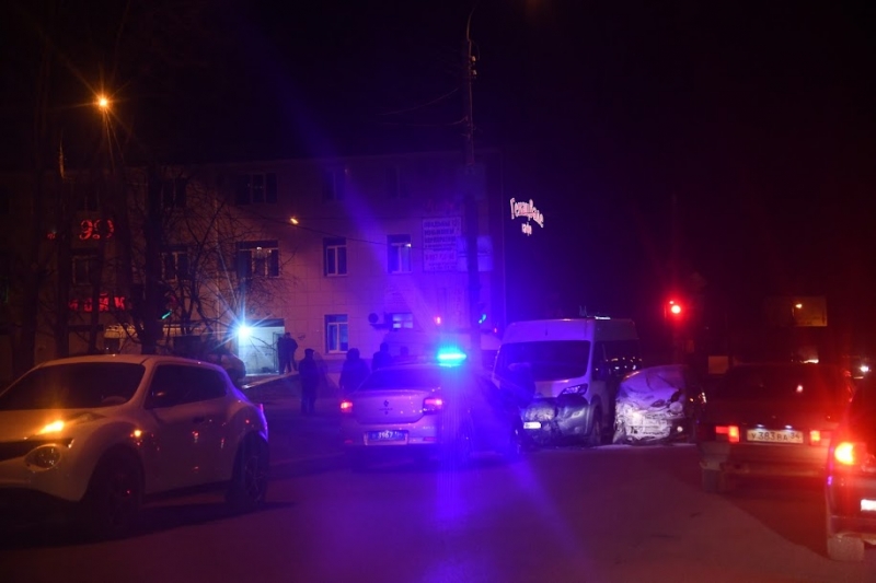 Пешехода на трассе в Иловлинском районе переехали два автомобиля