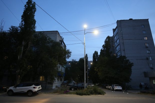 В 23 районах Волгоградской области идут работы по установке уличных фонарей