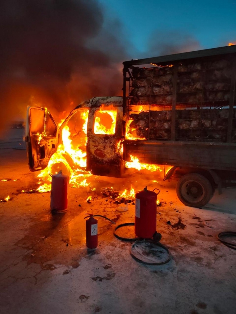 Под Волгоградом вечером дотла сгорела грузовая «газель»