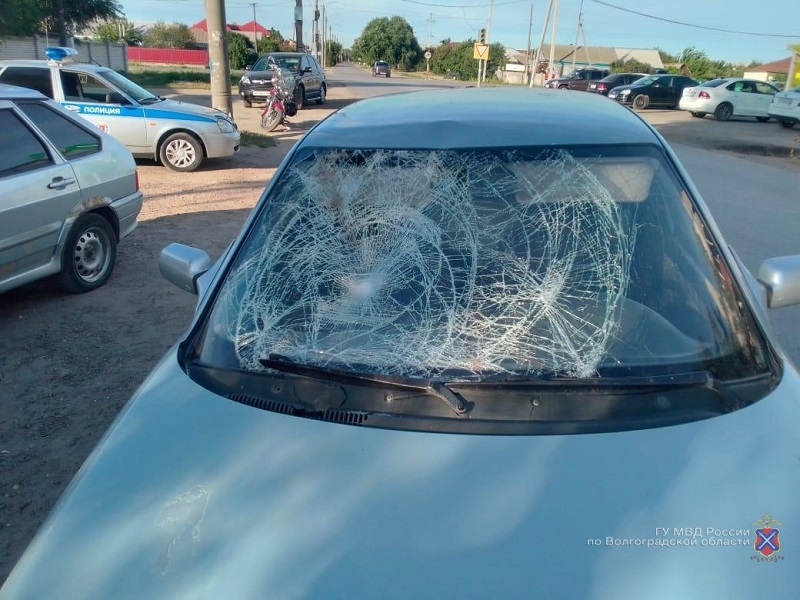 В Михайловском районе под колесами ВАЗа оказались две девушки