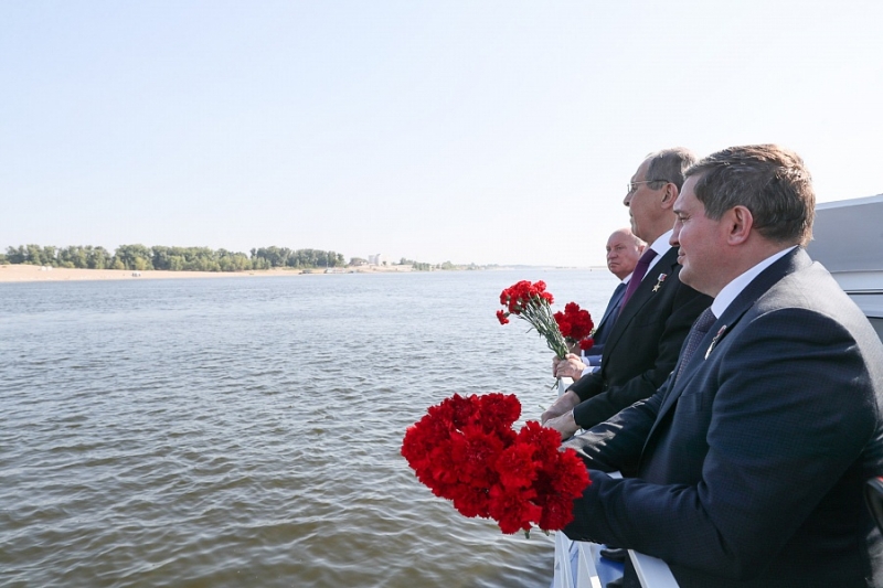 Сергей Лавров и Андрей Бочаров почтили память героев-речников