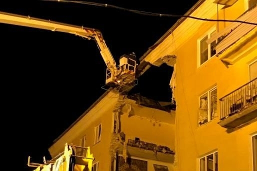Под завалами разрушенного дома в Волгограде обнаружено тело молодой девушки