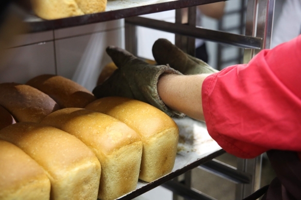 В Волгоградской области запретили поднимать стоимость хлеба на 10%
