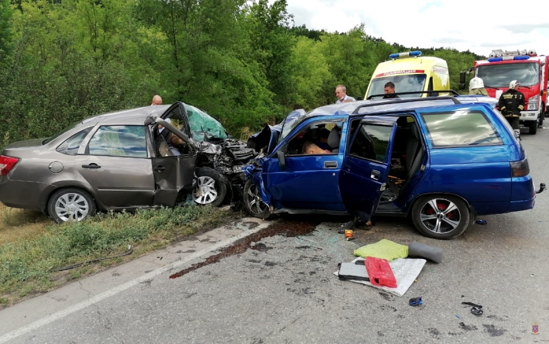 4 человека погибли в страшном ДТП в Волгоградской области