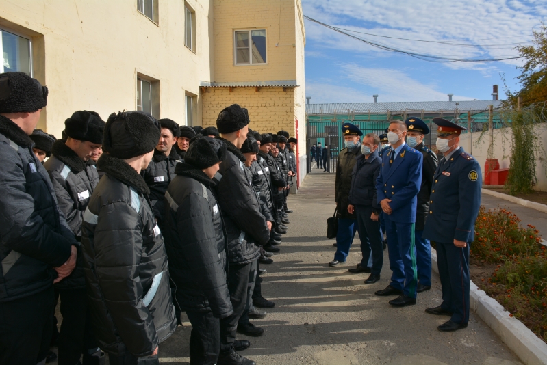 Прокурор Волгоградской области посетил с проверкой колонию в Суровикино