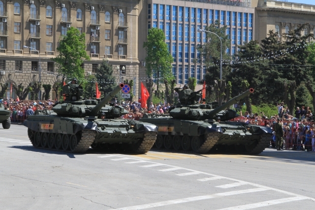 Военную технику с парада Победы в Волгограде отправили на хранение