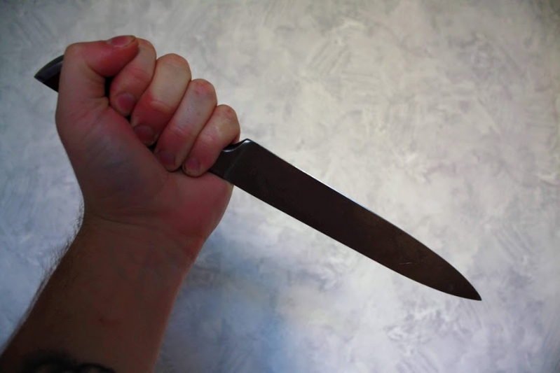В Николаевске 16-летний подросток порезал сверстника