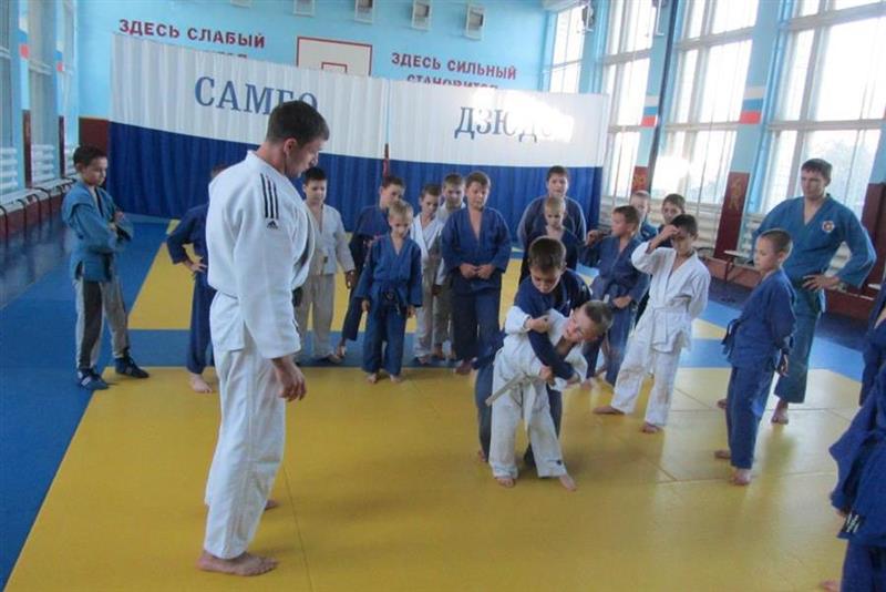 С умом к победе. Почему в сельских районах удается готовить высококлассных борцов