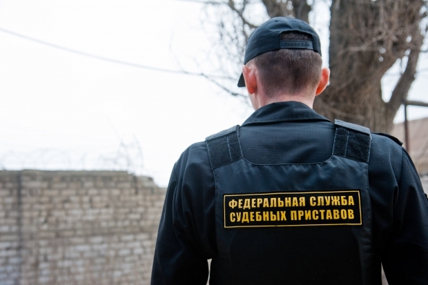 Житель Волжского может лишиться машины из-за долга 18 тысяч рублей