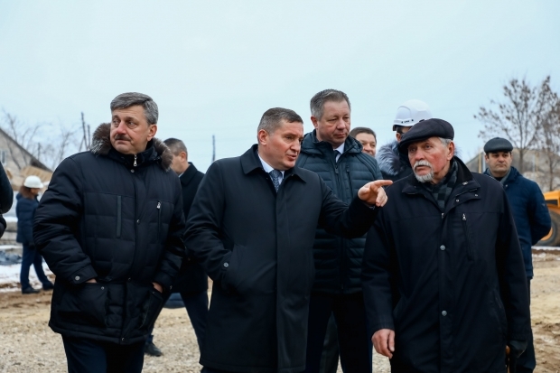 Губернатор оценил ход строительства детсада в Самофаловке