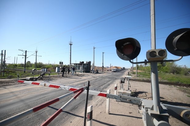 Во Фролово 20 октября временно закроют железнодорожный переезд