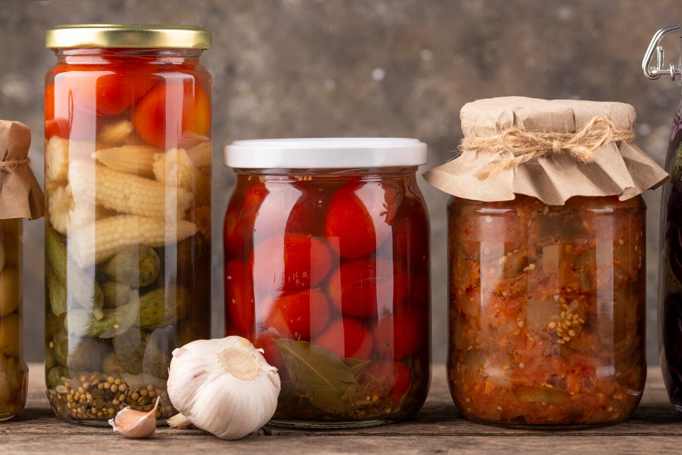 Волгоградцам рассказали, почему не стоит покупать продукты на трассе